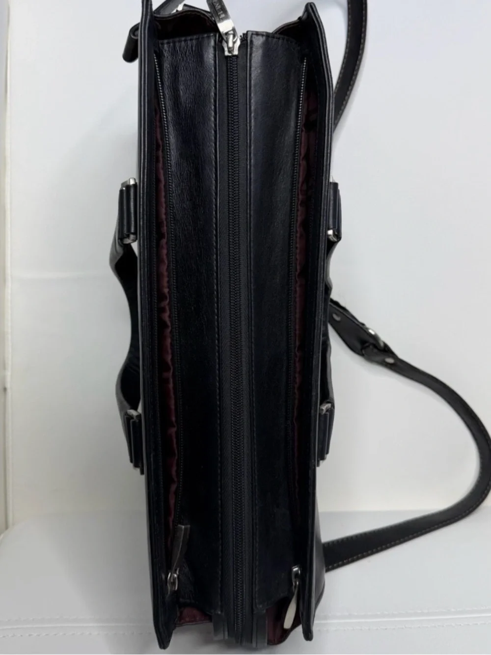 Tumi Black Leather Laptop Messenger Bag Silver Accent 43907D Vintage Business